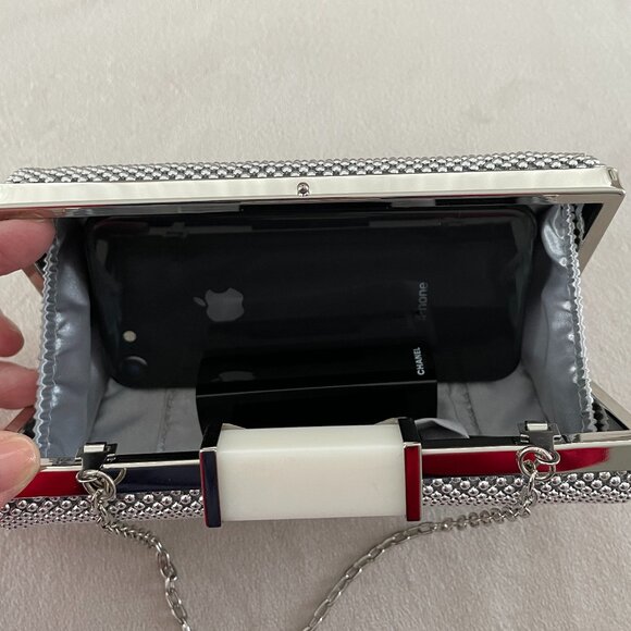 Jessica McClintock Silver Beaded Mesh Frame Evening Bag with Crossbody Chain - Picture 11 of 13